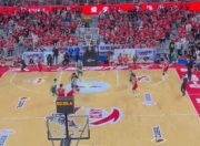 丁佳宁：上海交大绝杀前表在5秒确实有停顿 类似问题CBA和NBA都有
